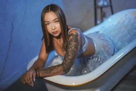 Public od AmbarOwens  7 snímek