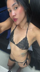 Scarleth_Fox_ “I don’t know what it is, but I feel good with you.”  5টি ছবি