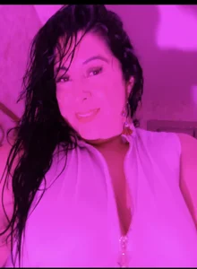 CurvyFireLatina Ven Pic