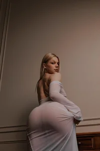 ⠀