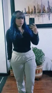 Vera_Gold_ Public Pic 2