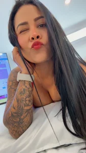 bounce_katty Kisss meeee 🥰🍒 Pic 2