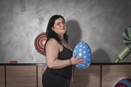 ValerieSmiths Public Pic 4