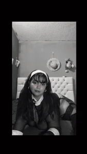 Nun sex de SamiBoobsxx  2 Imagens