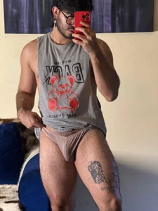 Ackerman_Eren_ Mirror selfie Foto 4