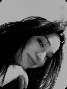 AmyStewart Gorgeous Lora💘 Pic 2