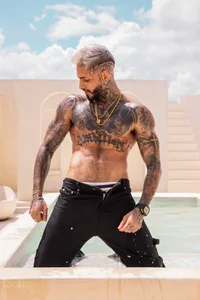 logan_hugh8 Public Foto 3