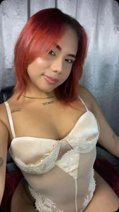 PrettyKittyAGT kisses Pic 2