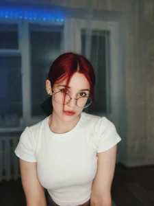 lovely_redhead I look like autumn Pic 5
