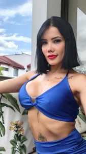 juliane_sweer1 blue me Pic