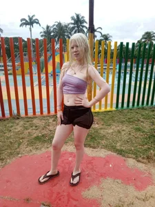 Elif_blond pool day Pic 4