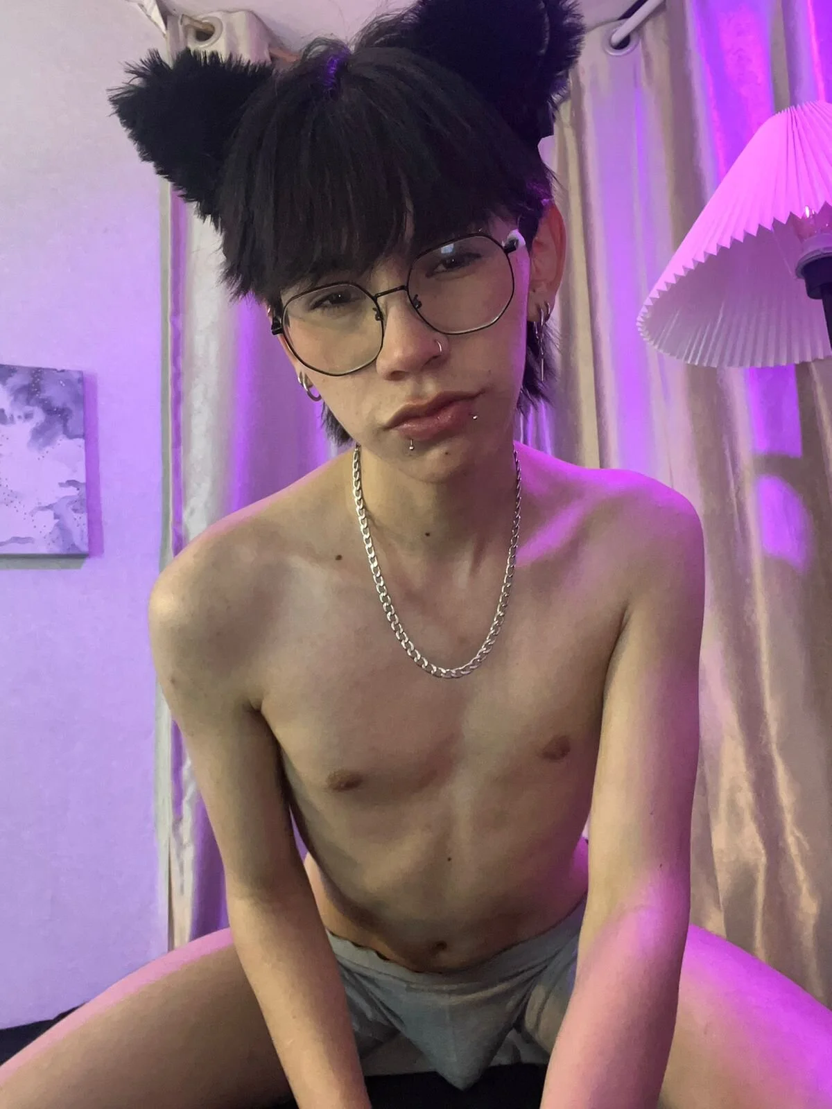 Demian_Hush Public 圖片
