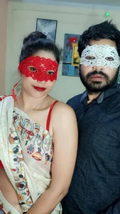 Unknownscouple Public Pic 4