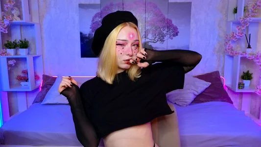 ElswythCovil elf? Frenchwoman? Bilde