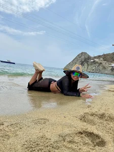 Miss_scarllet_ Good vacation☀️🌊 Pic 4