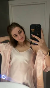 EllaBells Public Pic