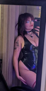 Findom_vice: Public ( 3 фото)