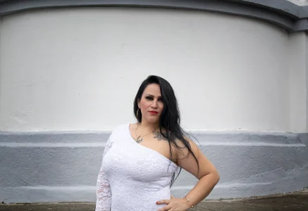 haileystone sunny day Pic