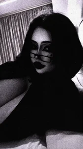 KinkyBaddie69 black lips, white thighs, zero regrets 🖤🥀 slika 9