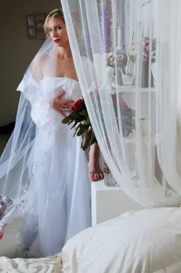 AdrianaSea Morning of the bride Pic 9