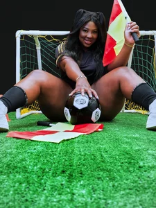 Naomii_King Futbol Pic 4