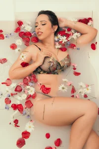 KatieStonne Tun of desire Pic 2