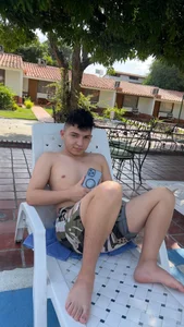 Danielbluestar Public Pic 2