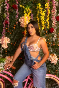 JuliCorrea_ Flowers Fest 2026 🌸 Pic 3