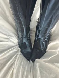 KaylaLoartt leather boots and pants with cream Poză