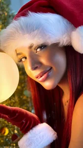 ArieliciousXXX Christmas Pic 7