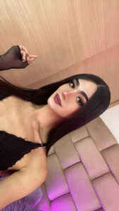 WHOSE MAMAXITA IS THIS? od DANIELA_CADAVID_  2 snímek