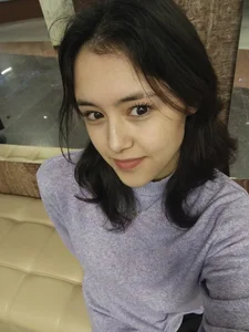 VerlieChahalのWalk in the theaterの 2枚の写真