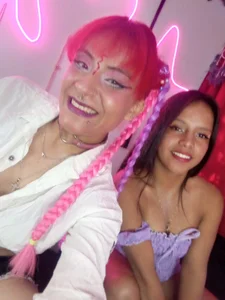 Public de Girls_of_fire__  2 Imagens