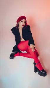 ViolettCastel Sensual Red Bilde 3