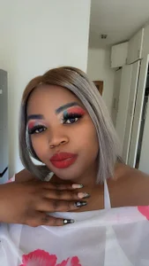 ROYALASS25 beautiful face Pic