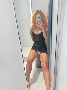 Reddgiirl: Public ( 7 фото)