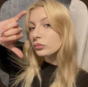 Maria_Hunt Public Pic