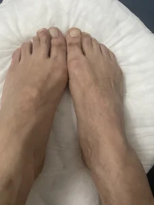 goldenboyhot: my feet and balls ( 3 фото)
