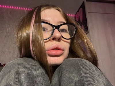 Annie_Meow Public Pic 8