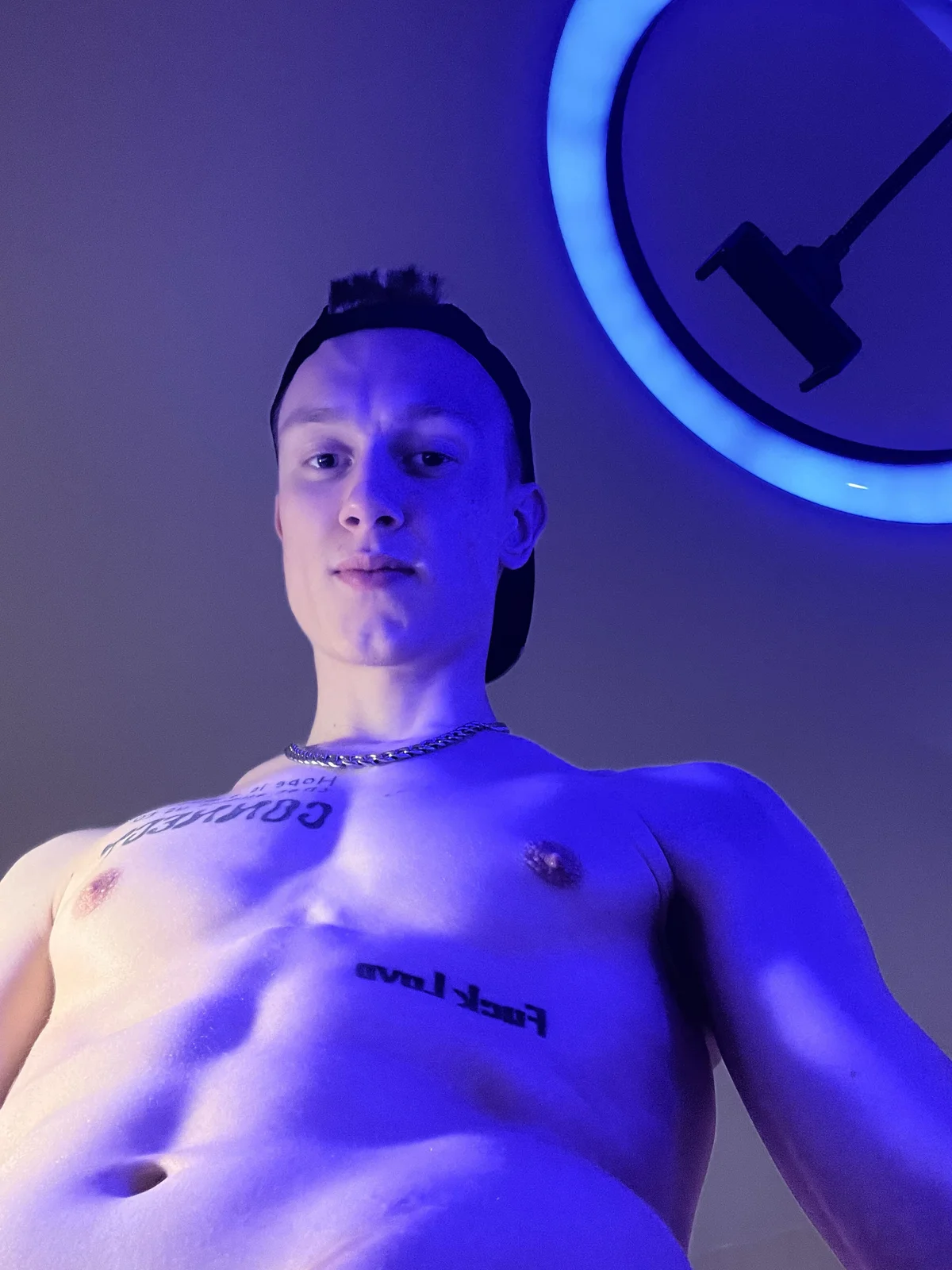 Travis_Gracile Trendaava kuva 6811