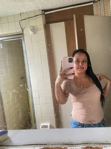 Laura_99 Public Pic 2