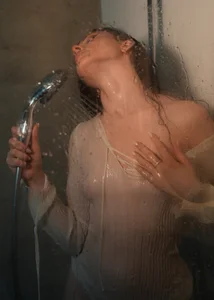IvyDreamy shower time someone ? Pic 4