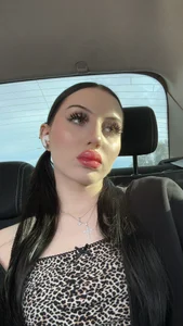 EmilyMosley Public Pic 5