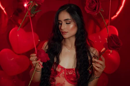 iara_martinez My Valentine's photoshoot Bilde 5