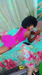 Public de PetiteEbonyBabe_  2 Imagens