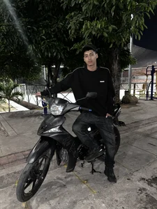 Ray_grant Tu chico  5টি ছবি