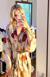 Foxy_Lexy Mirror mirror 👻 Pic 2