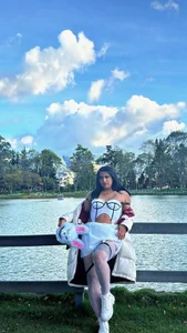 Lola_Oberly_xxx lola  2টি ছবি