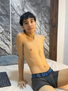 NoahWalker__ know me Pic 4