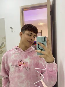 Public de YOUNG_GUYS1  3 Imagens